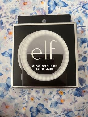 ELF Glow On The Go Selfie Light - Black & White